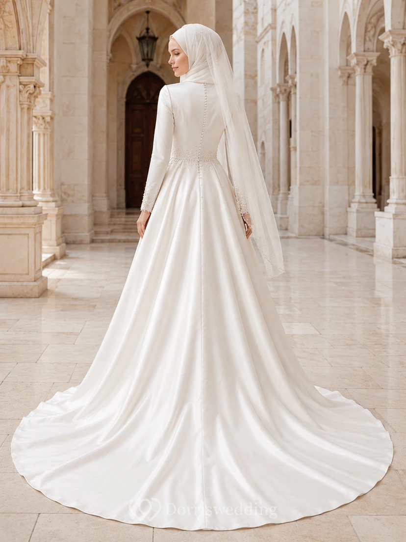 Vestido de novia musulmán de satén con escote barco y mangas largas, corte en A view 2