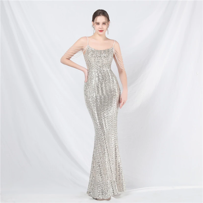Robe de soirée longue à sequins et perles fantaisie video preview