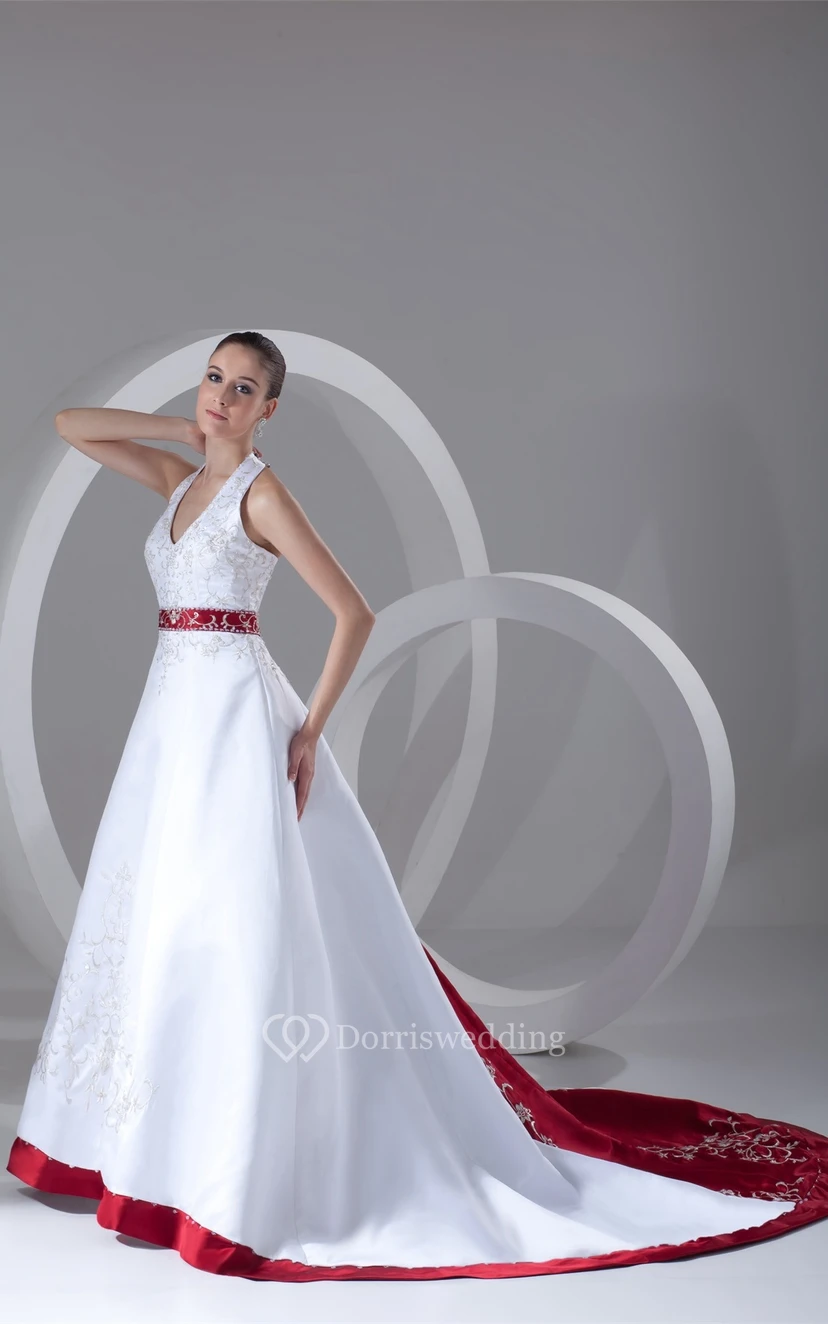 Stunning Halter Sleeveless a Line Satin Wedding Dresses view 4