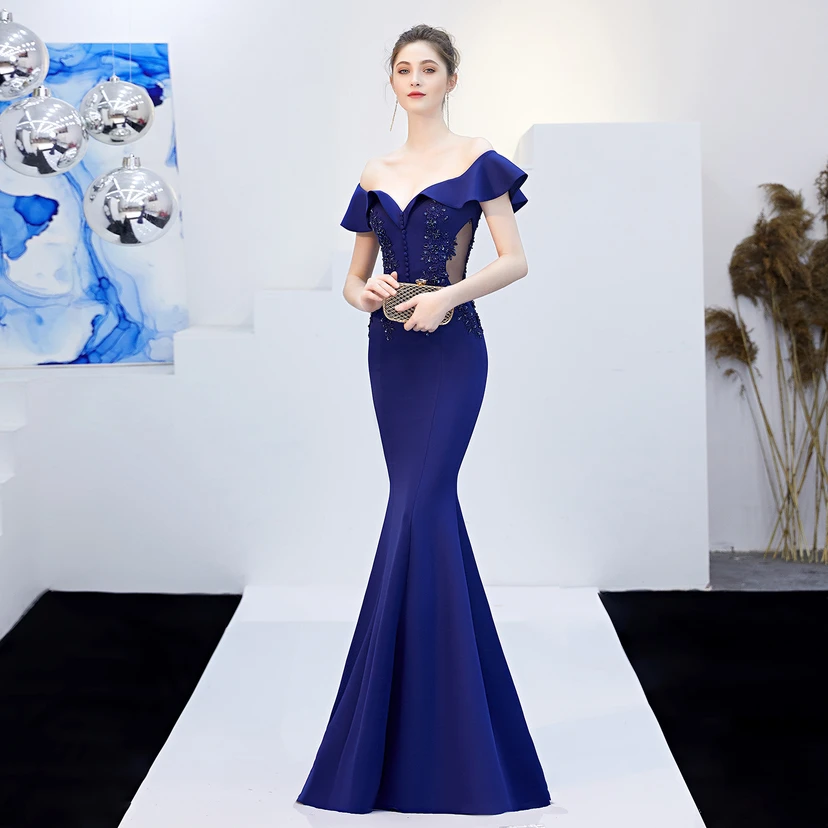 Robe de mariée longue rouge asymétrique à une épaule, coupe sirène, idéale pour un banquet ou une soirée de mariage. view 26