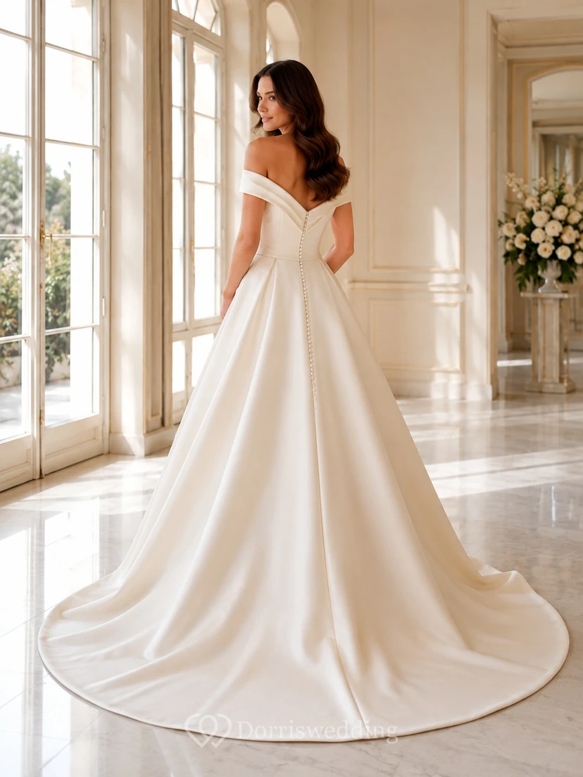 Robe de mariée bustier en satin à épaules dénudées, longueur au sol view 2