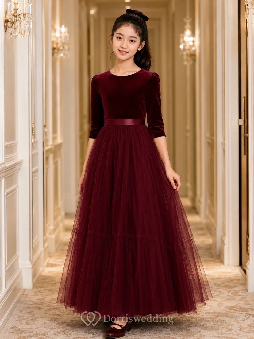 Robe de demoiselle d'honneur junior bordeaux, coupe trapèze, ornée de bijoux, manches trois-quarts et jupe à volants élégante