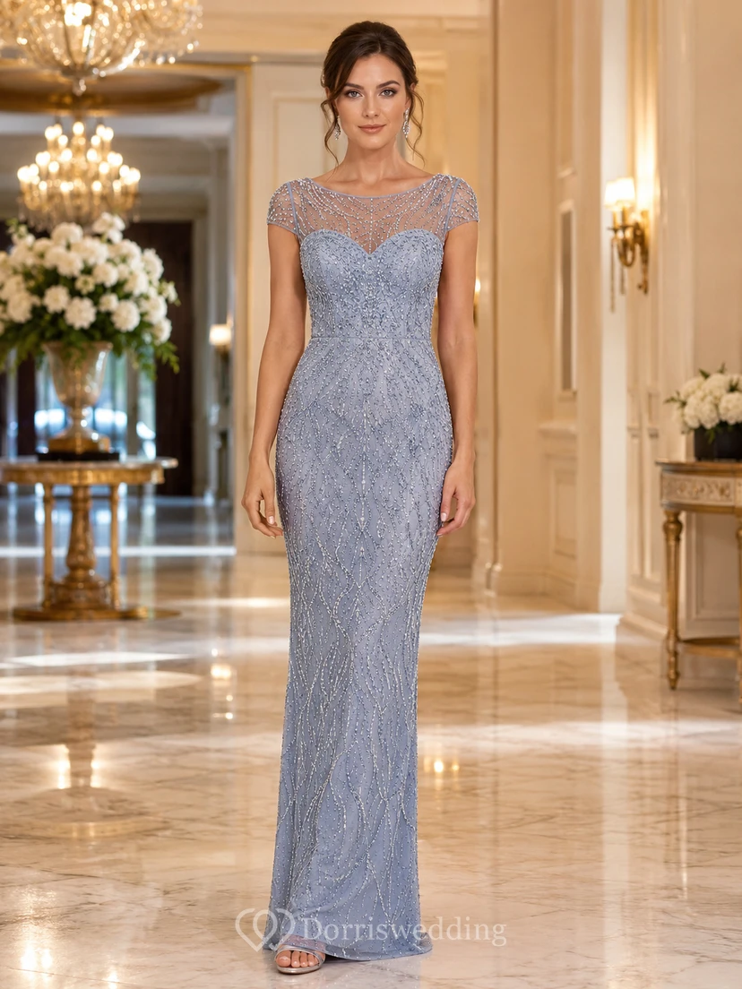Vestido de gala azul cielo con escote barco, mangas cortas y detalles de cuentas.