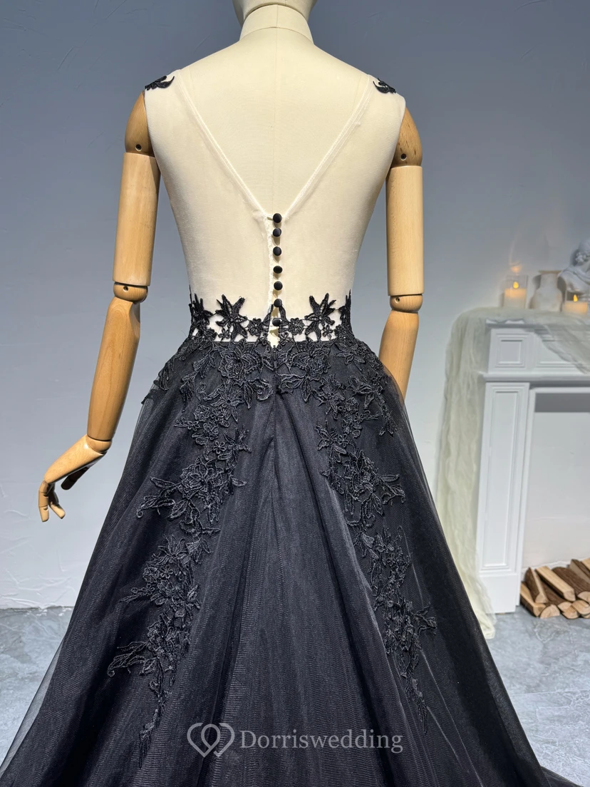 Schwarzes, elegantes Abendkleid in Übergröße im Gothic-Stil für Strandhochzeiten mit Spitze view 4