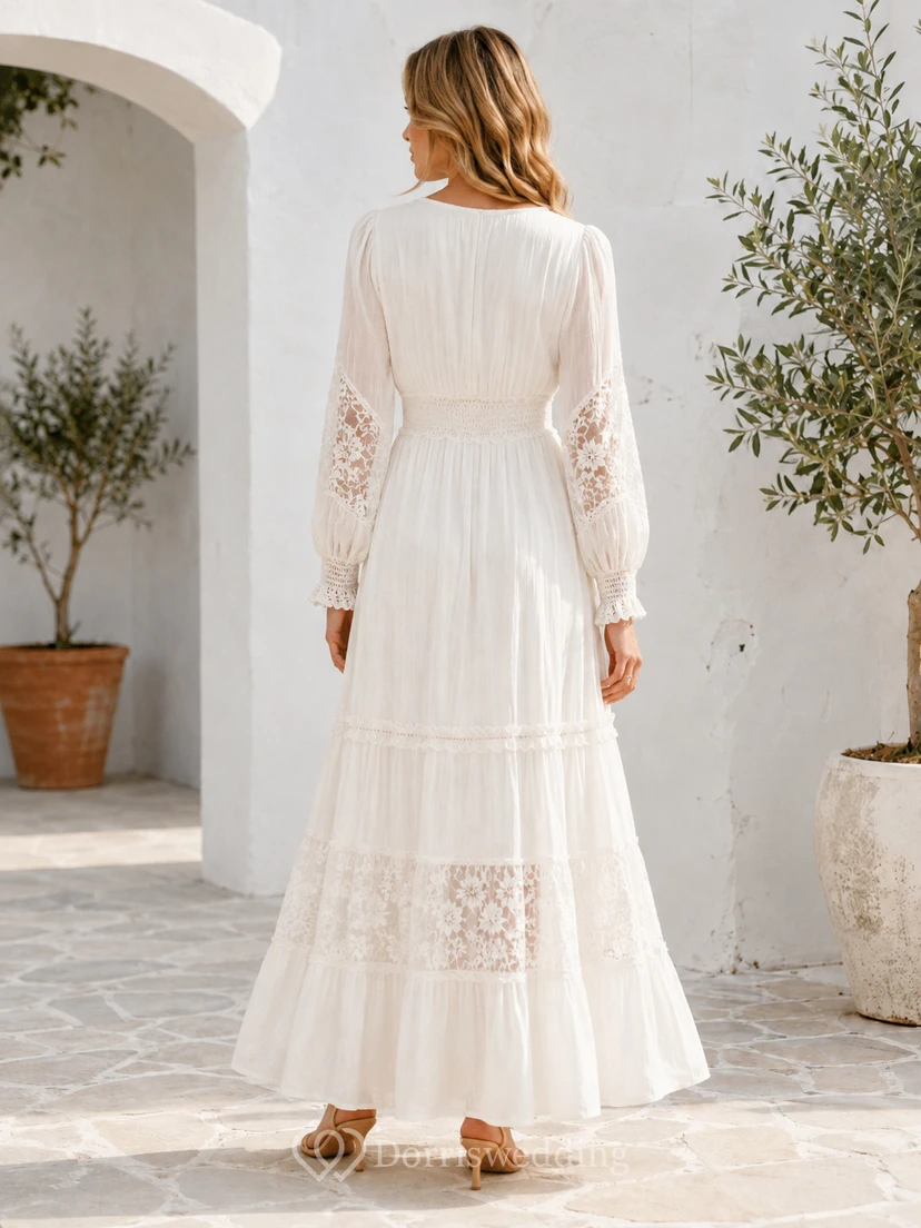 Vestido informal de gasa blanca estilo bohemio con escote en V, mangas abullonadas, inserciones de encaje y falda escalonada hasta los tobillos. view 2