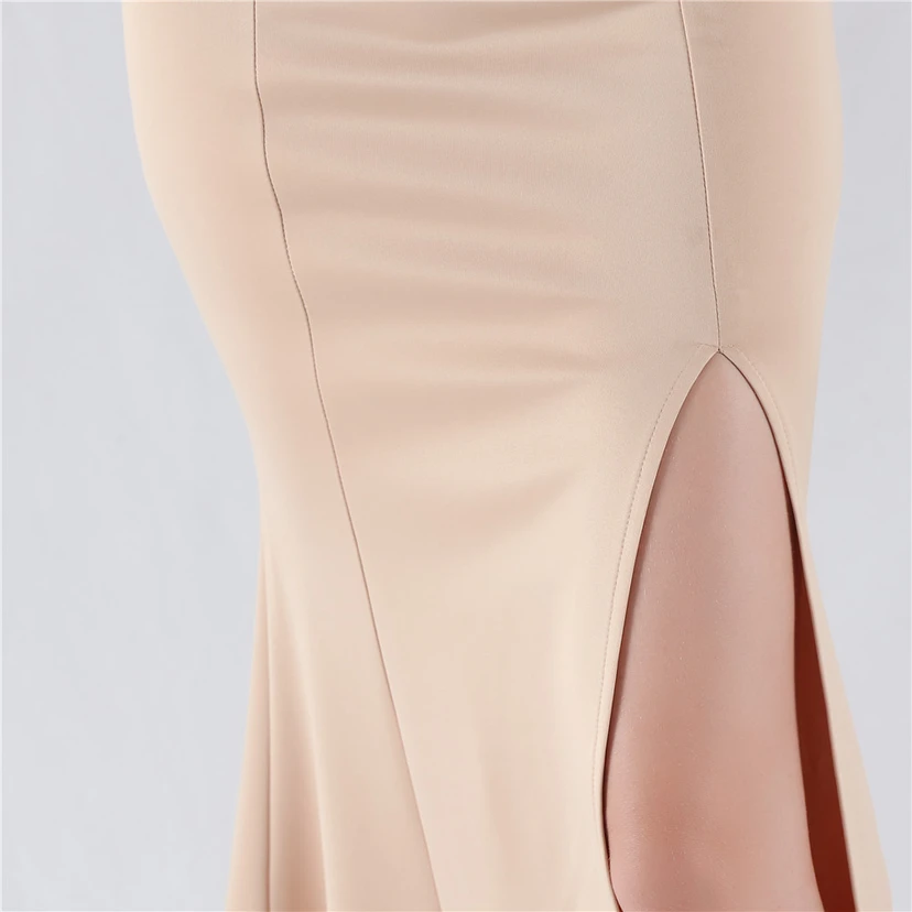 Vestido de noche asimétrico de satén con escote alto y cuello oblicuo, adornado con cuentas. view 7