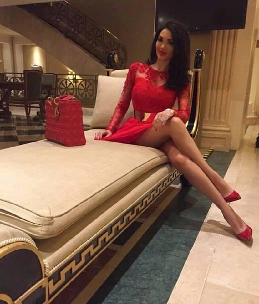 Sexy Red Lace Short Cocktail Dress Long Sleeve Appliques view 2