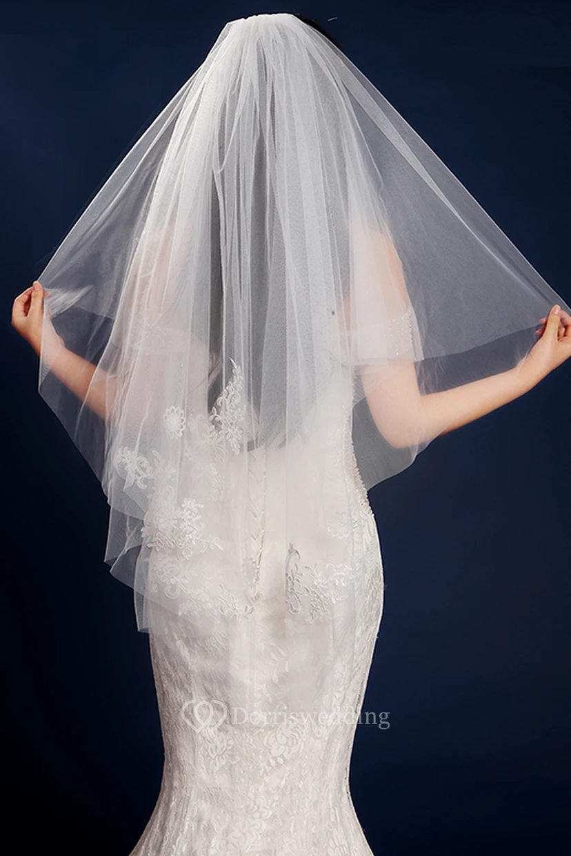 Simple Short Fingertip Wedding Veil with Appliques view 2