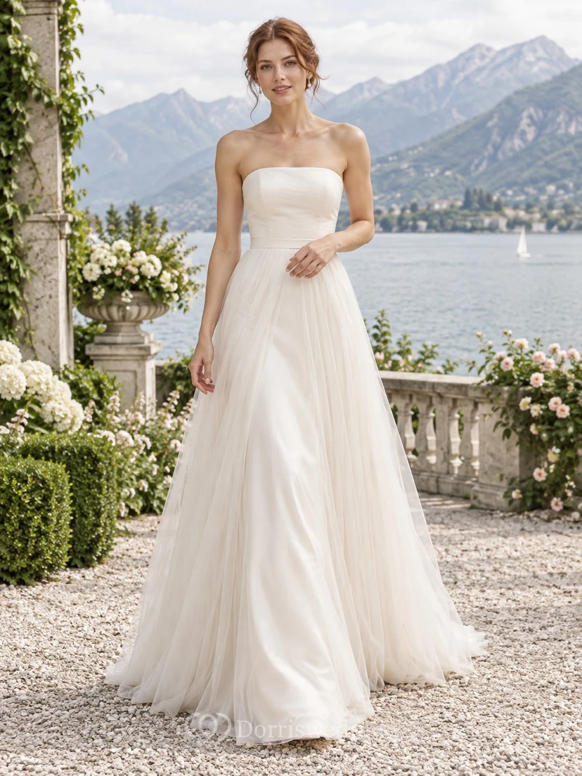 Romantisches trägerloses, ärmelloses Brautkleid aus Tüllsatin in A-Linie mit Schleppe