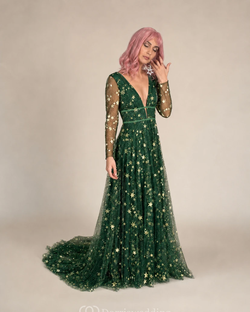 Vestido sencillo azul con estrellas celestiales de tul estilo bohemio y lentejuelas brillantes. view 16