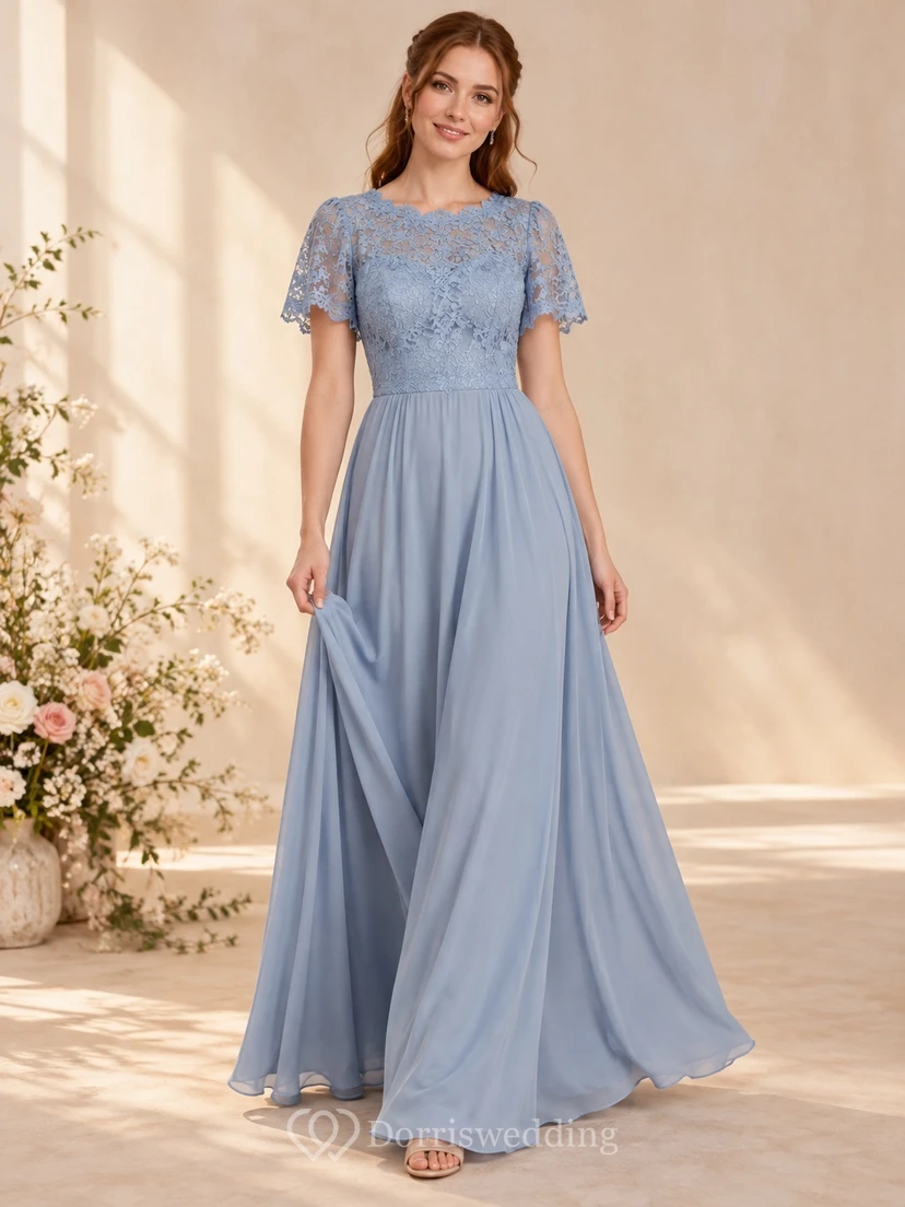 Vestido de dama de honor de gasa con encaje y mangas acampanadas, color azul acero discreto.