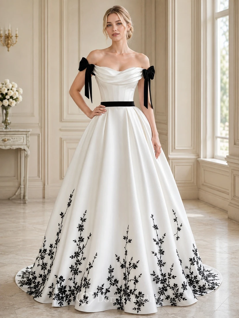 Schwarzes, schulterfreies, ärmelloses Brautkleid aus Satin in A-Linie mit floralen Applikationen und bodenlanger Silhouette
