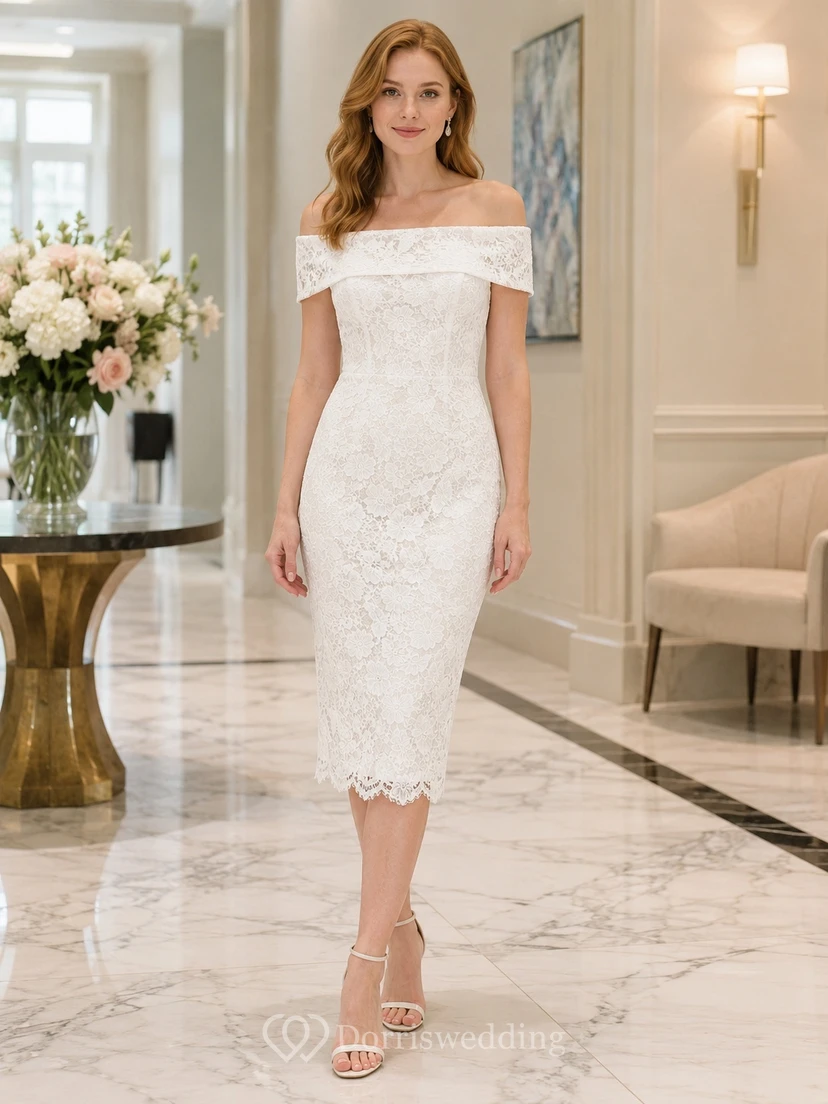 Elegantes, schulterfreies, ärmelloses Etuikleid aus weißer Spitze in Teelänge – ein elegantes Cocktailkleid
