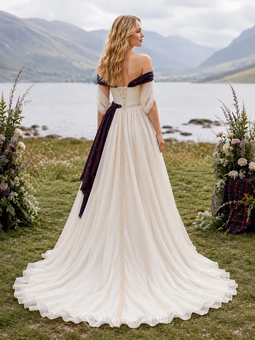 Schottisches Handfasting-Hochzeitskleid aus Chiffon mit Tartanbesatz, schulterfrei, Empire-Stil, A-Linie, Boho-Stil view 2