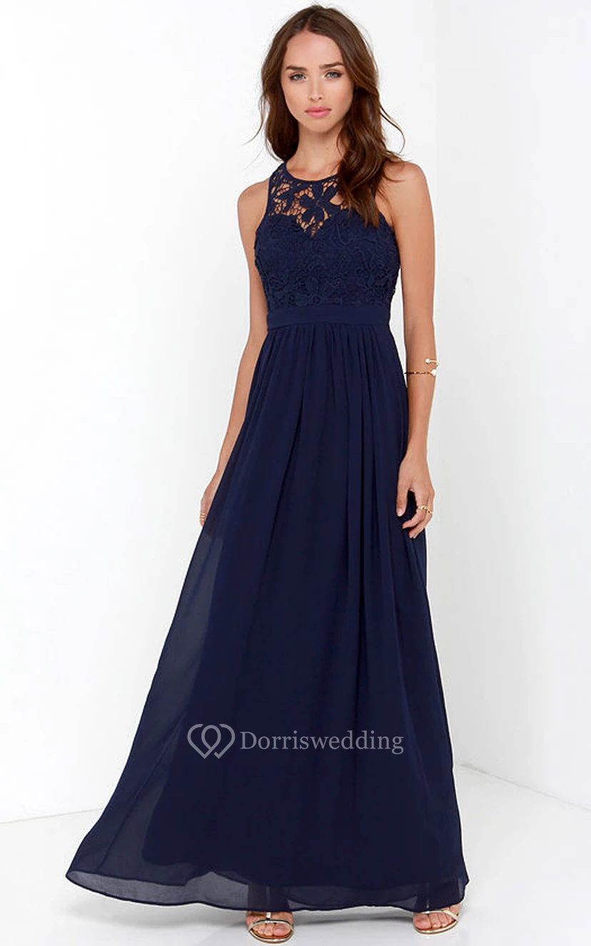 Impresionante vestido de gasa estilo imperio con espalda abierta. view 2