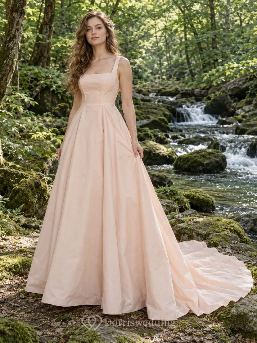 Schlichtes, ärmelloses, plissiertes Brautkleid in A-Linie mit eckigem Ausschnitt und Schleppe in zart