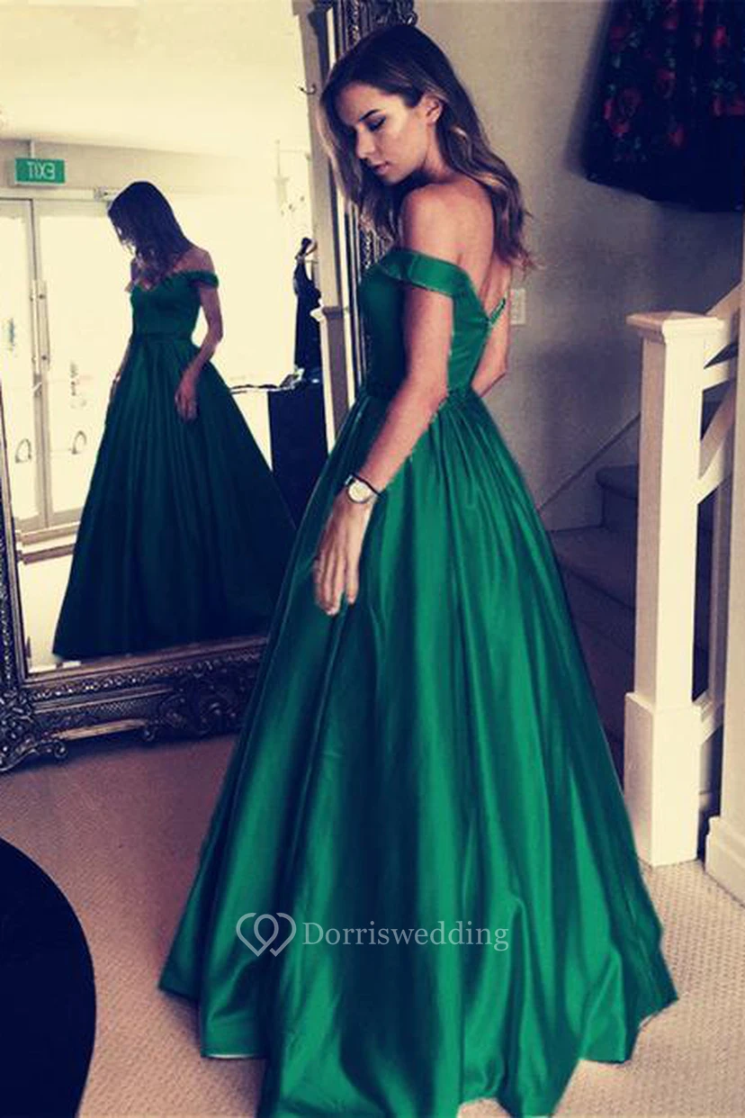 Vestido de satén de corte A con escote en V, manga corta y cremallera en la espalda. view 2
