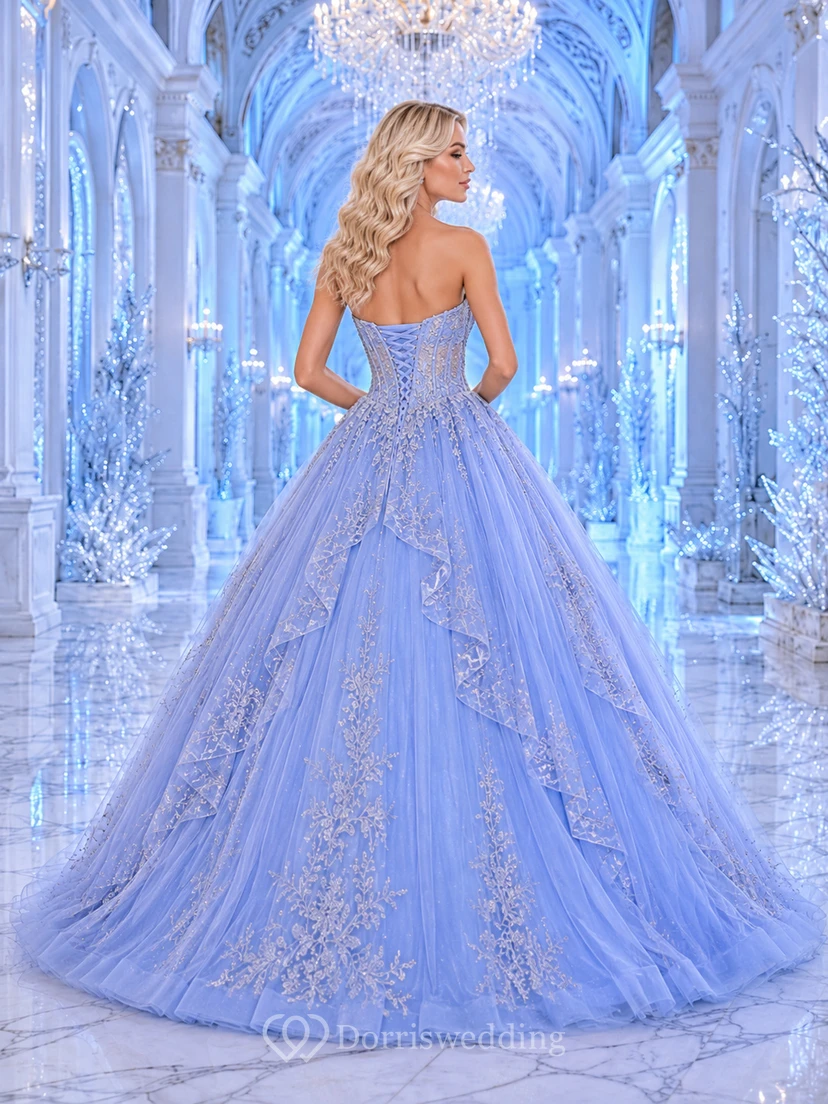 Robe de princesse bleu ardoise Winter Palace, bustier cœur en dentelle argentée, style quinceañera, avec traîne. view 2