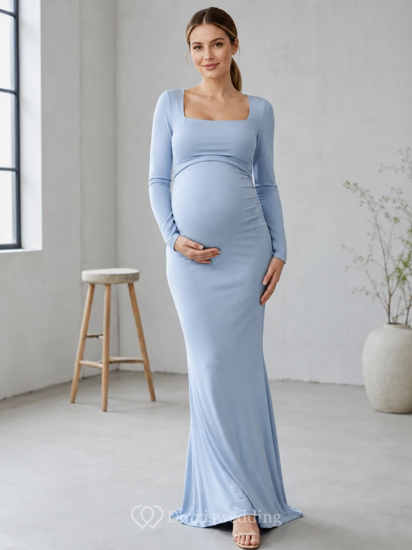 Himmelblaues Umstandskleid aus Jersey mit langen Ärmeln, eckigem Ausschnitt, Meerjungfrauenschnitt und Schleppe – ein elegantes Abendkleid