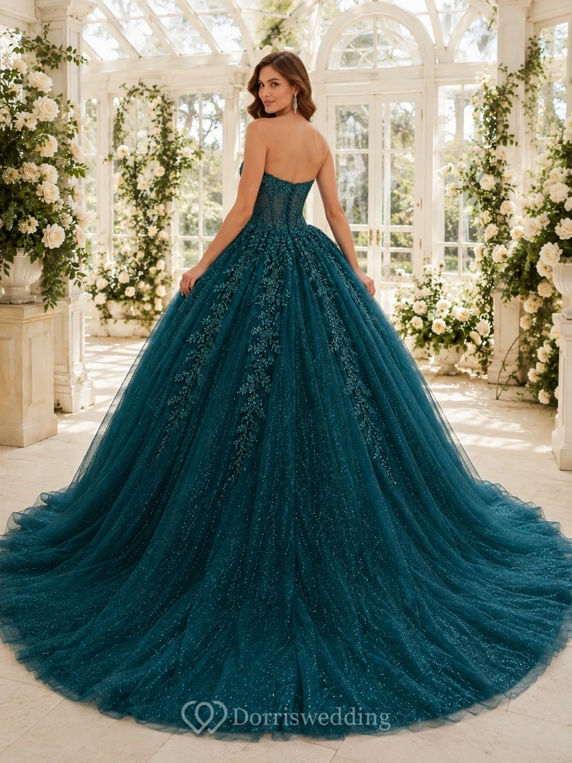 Dunkelgrünes, glitzerndes, trägerloses Tüll-Ballkleid mit Herzausschnitt, bodenlang view 2