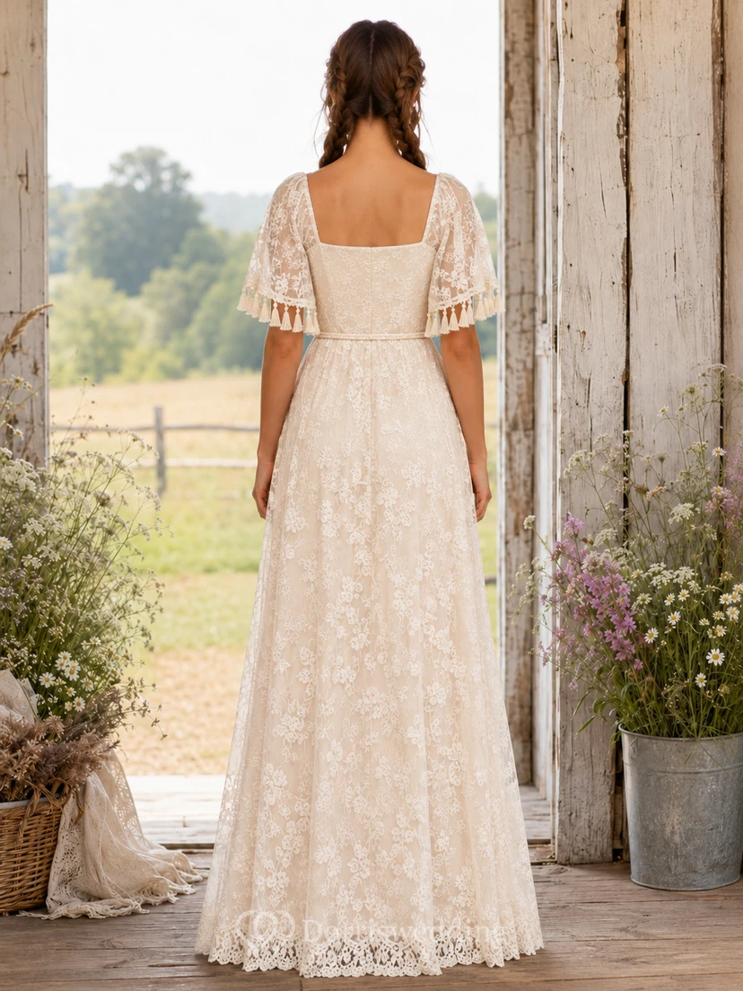 Robe de mariée champêtre en dentelle, fourreau, col carré, manches courtes, longueur au sol view 2