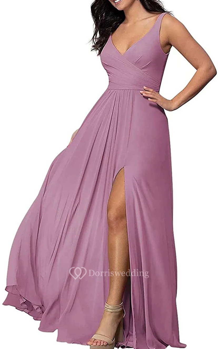 Robe de demoiselle d'honneur en mousseline de soie, coupe trapèze, sans manches, longueur au sol, col en V et fente sur le devant view 5