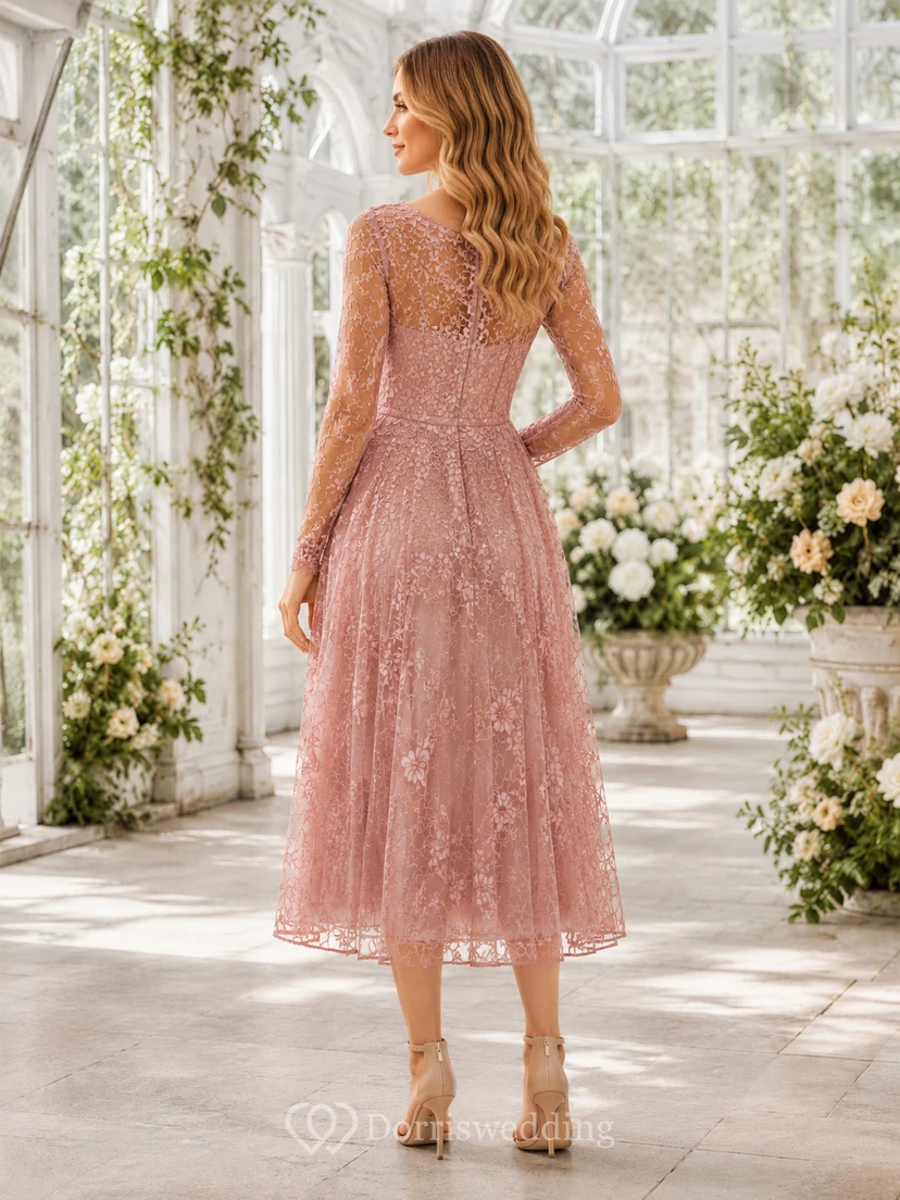 Kleid in Altrosa mit transparentem Spitzeneinsatz, langen Ärmeln und Teelänge view 2