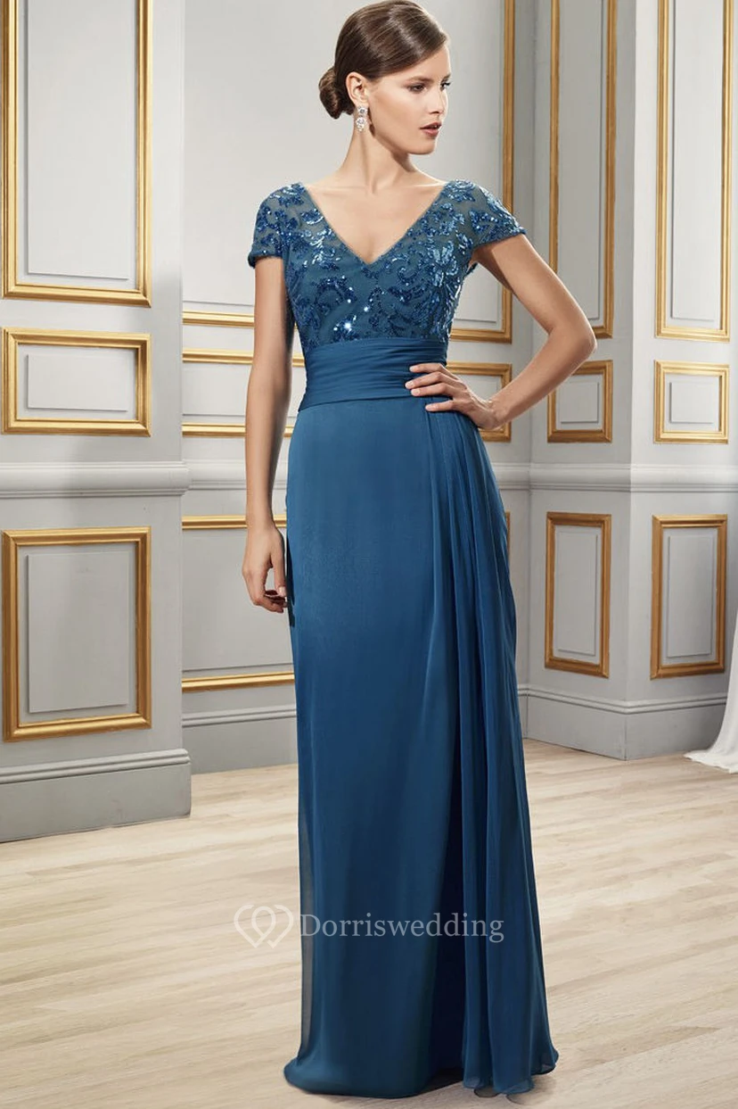Bodenlanges, paillettenbesetztes Chiffon-Abendkleid mit kurzen Ärmeln und V-Ausschnitt