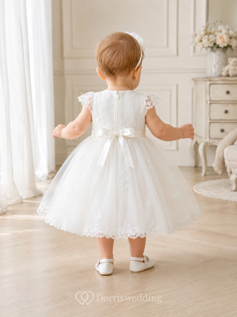 Luxuriöses Tüll-Taufkleid mit A-Linie und kurzen Ärmeln aus Spitze view 2
