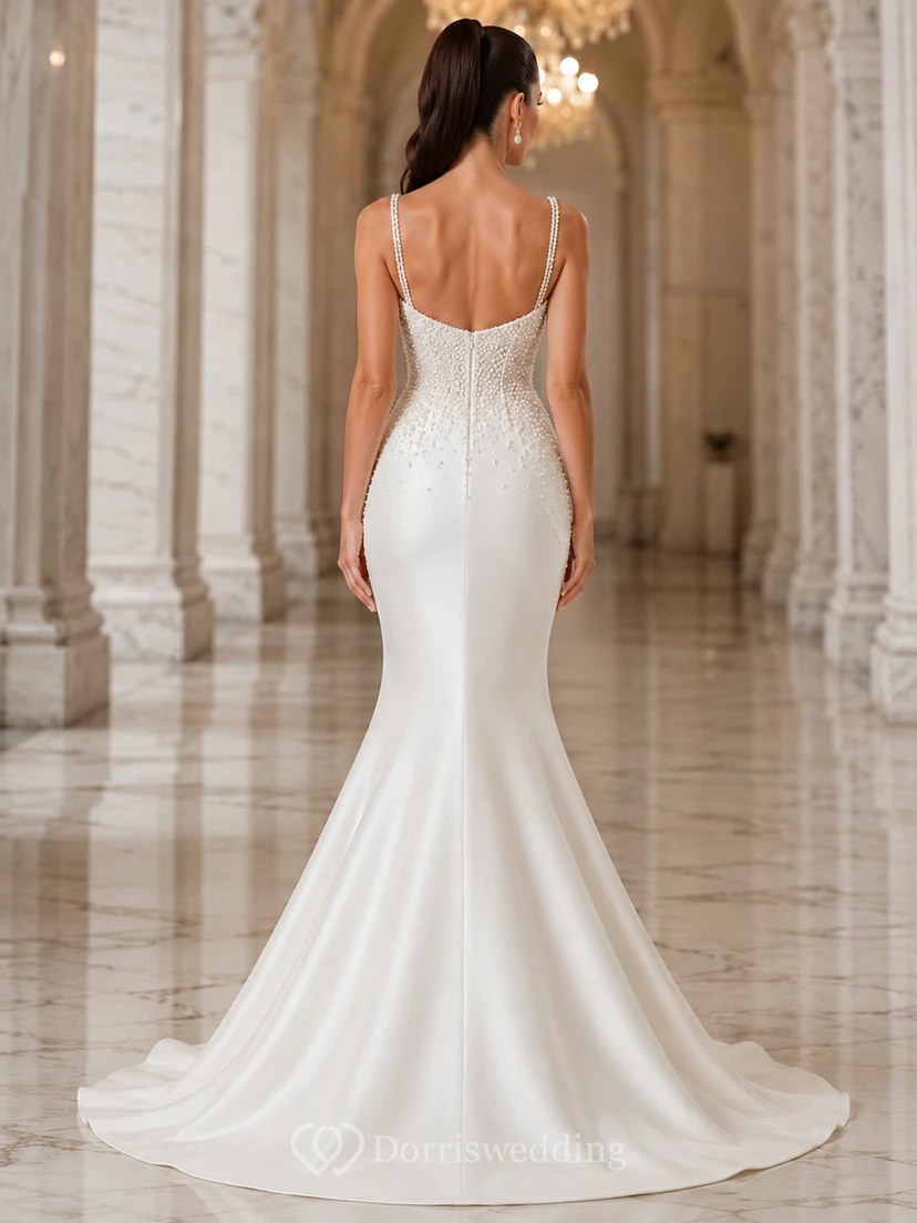 Perlmuttfarbenes, trägerloses Meerjungfrauen-Abendkleid aus Satin view 2