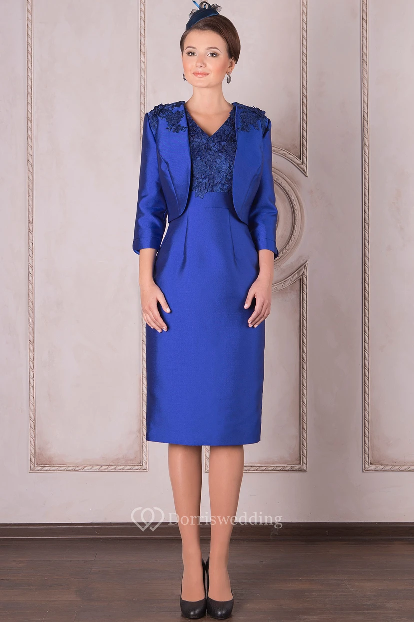 Knielanges, 3-4-ärmeliges, appliziertes Satin-Kleid mit V-Ausschnitt für die Mutter der Braut