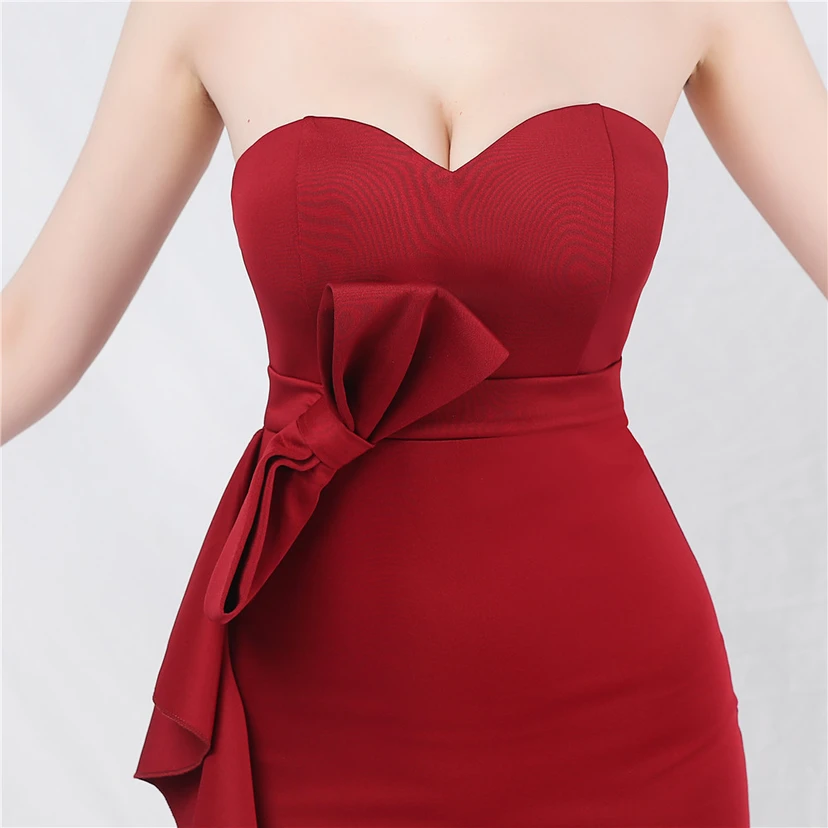 Brautjungfern-Empfangsdinner: Schulterfreies, trägerloses, langes Abendkleid view 44
