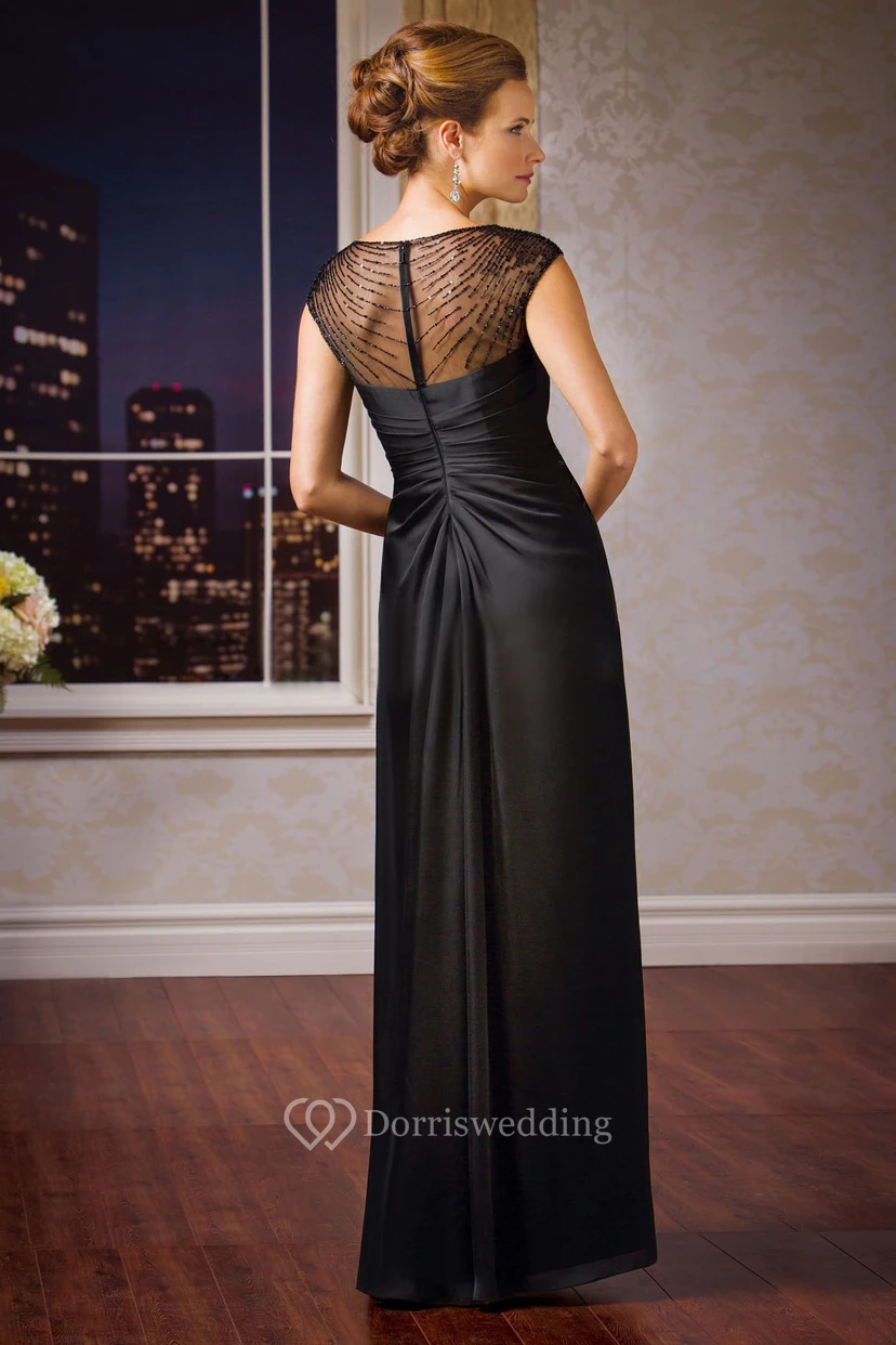 Robe de mère de la mariée à manches courtes, col en V, ornée de sequins et dos illusion. view 2