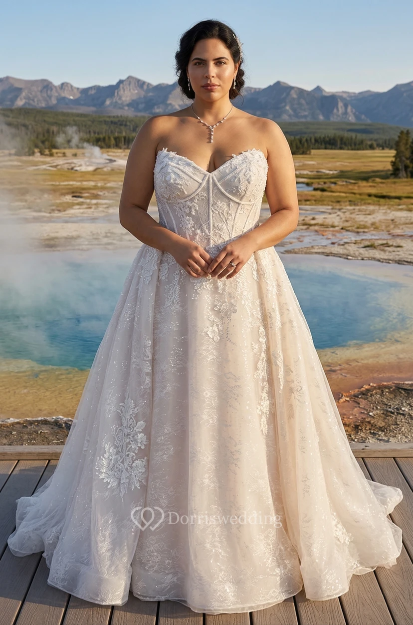 Plus Size Korsett-Brautkleid mit herzförmigem Ausschnitt und A-Linien-Rock aus Spitze