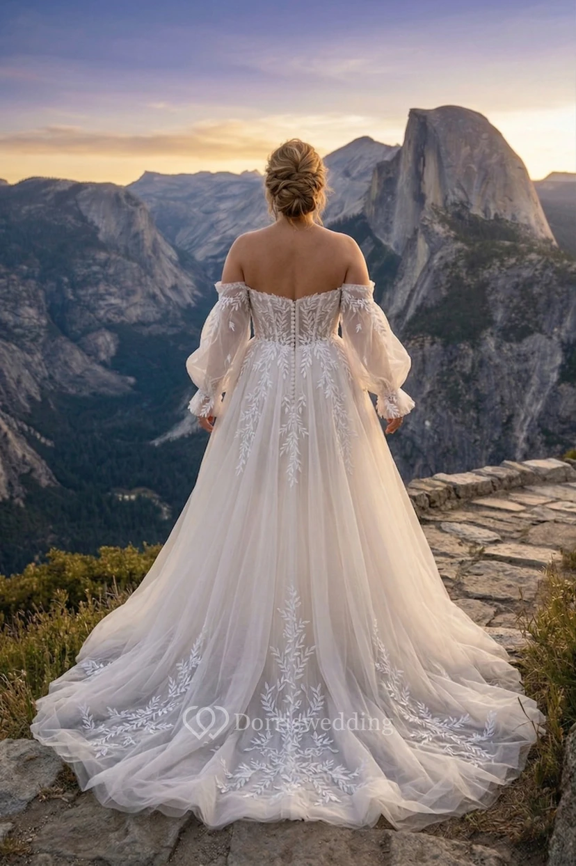 Robe de mariée bohème grande taille à épaules dénudées avec manches longues amovibles, robe de mariée trapèze en dentelle avec décolleté en cœur et fente view 2