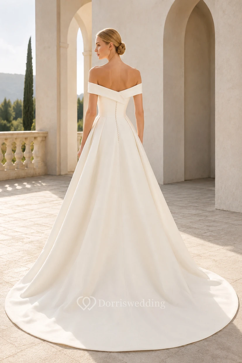 Robe de mariée trapèze en satin à épaules dénudées et traîne courte view 2