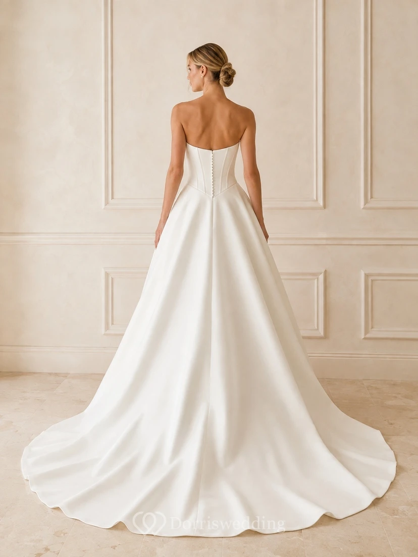 Vestido de novia sencillo de satén con corsé largo y sin tirantes view 2