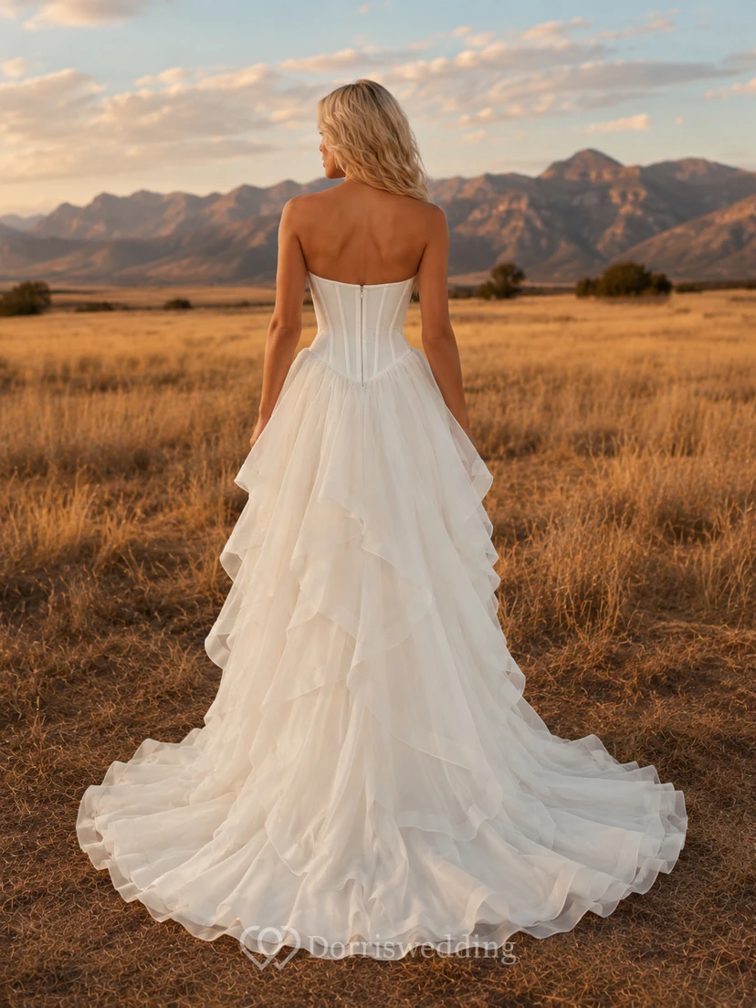 Robe de mariée bustier western à corset en organza superposé, coupe asymétrique, style chapelle view 2