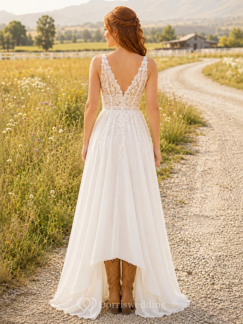 Robe de mariée de maternité, col carré, bretelles en dentelle, coupe trapèze, style jardin, jupe au sol view 2