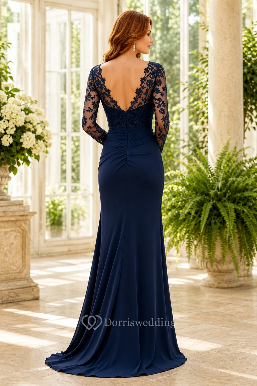 MOB-Kleid Dunkelblaues Chiffon-Spitzenkleid im Meerjungfrauenstil mit langen Ärmeln, V-Ausschnitt und Schleppe, gerafft view 2