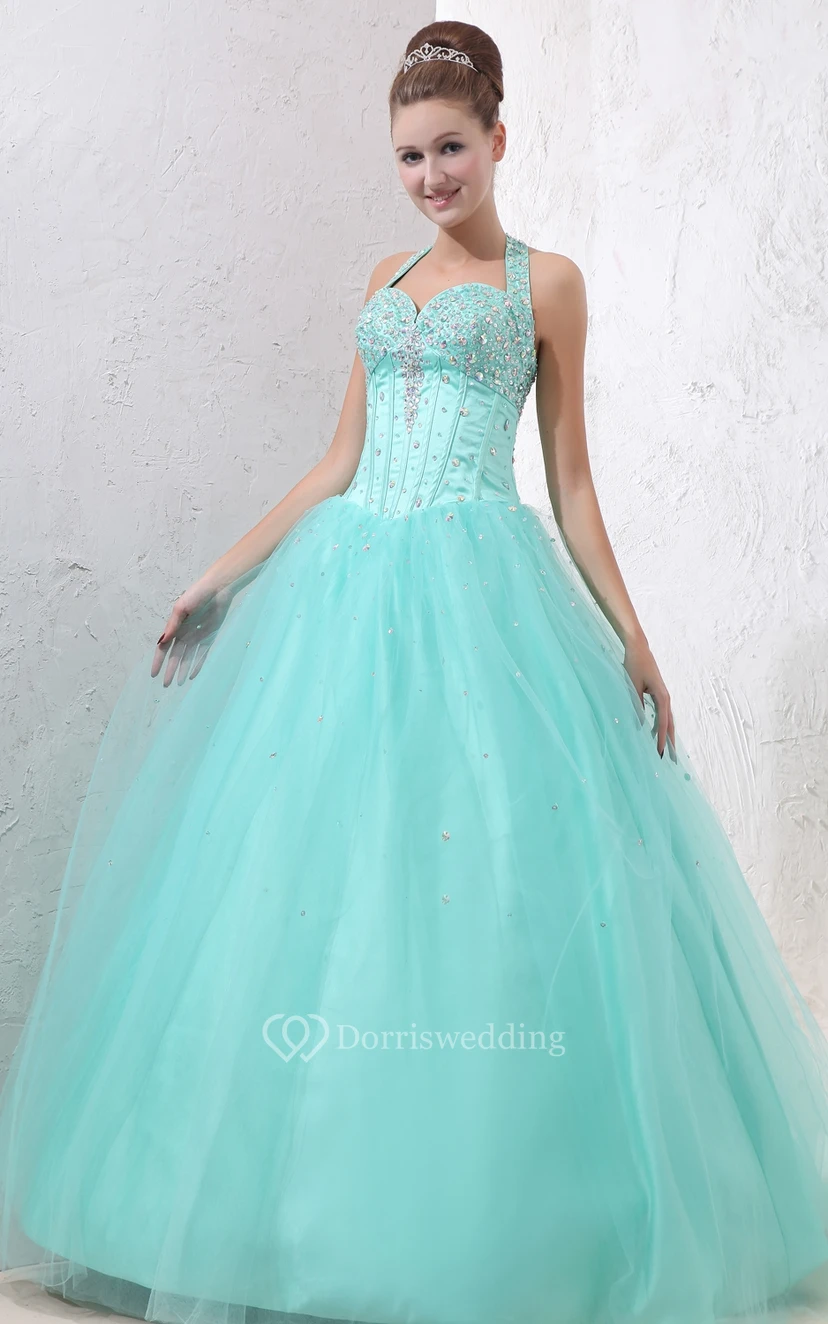 Robe de bal trapèze décolletée en cœur, ornée d'un corsage perlé et d'un jupon en tulle. view 2