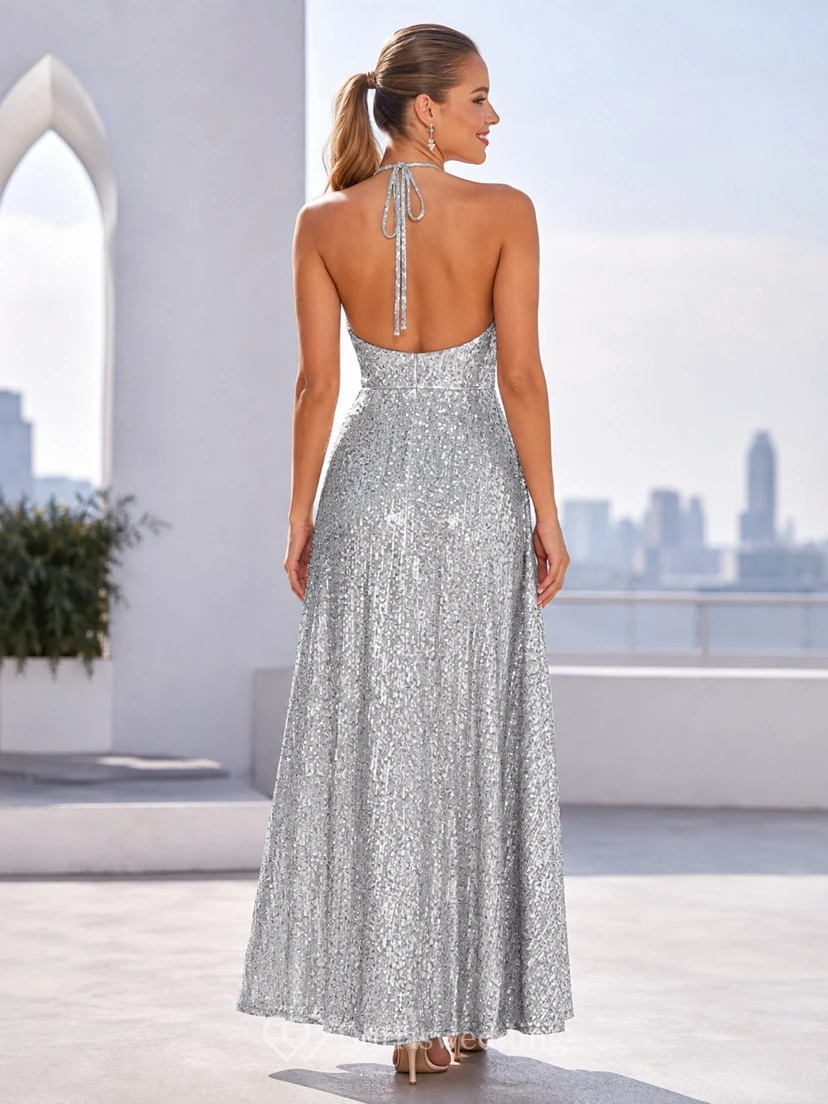 Vestido de noche plateado brillante sin mangas con escote halter y corte en A con lentejuelas view 2