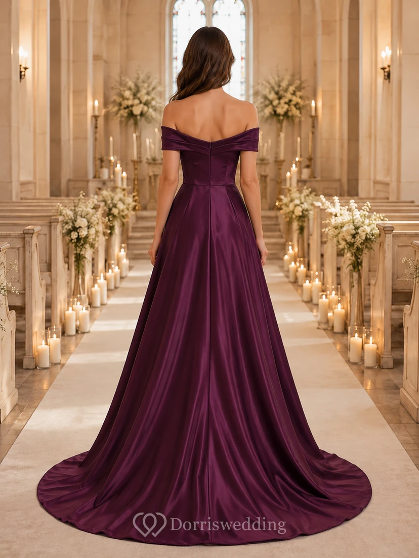 Vestido de novia de corte capilla en A de satén color ciruela con hombros descubiertos view 2
