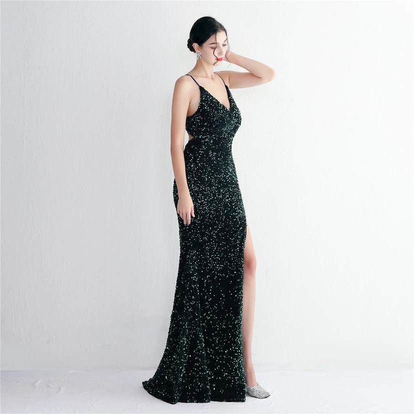 Paillettenbesetztes Abendkleid mit Samtsaum, langen Trägern und schmaler Silhouette für elegante Bankette view 23