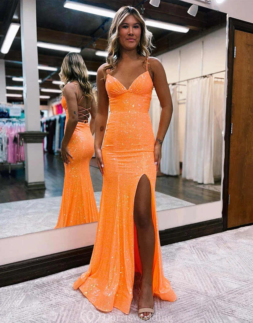Robe longue à sequins orange fluo éclatante, bretelles spaghetti et fente jusqu'à la cuisse view 3