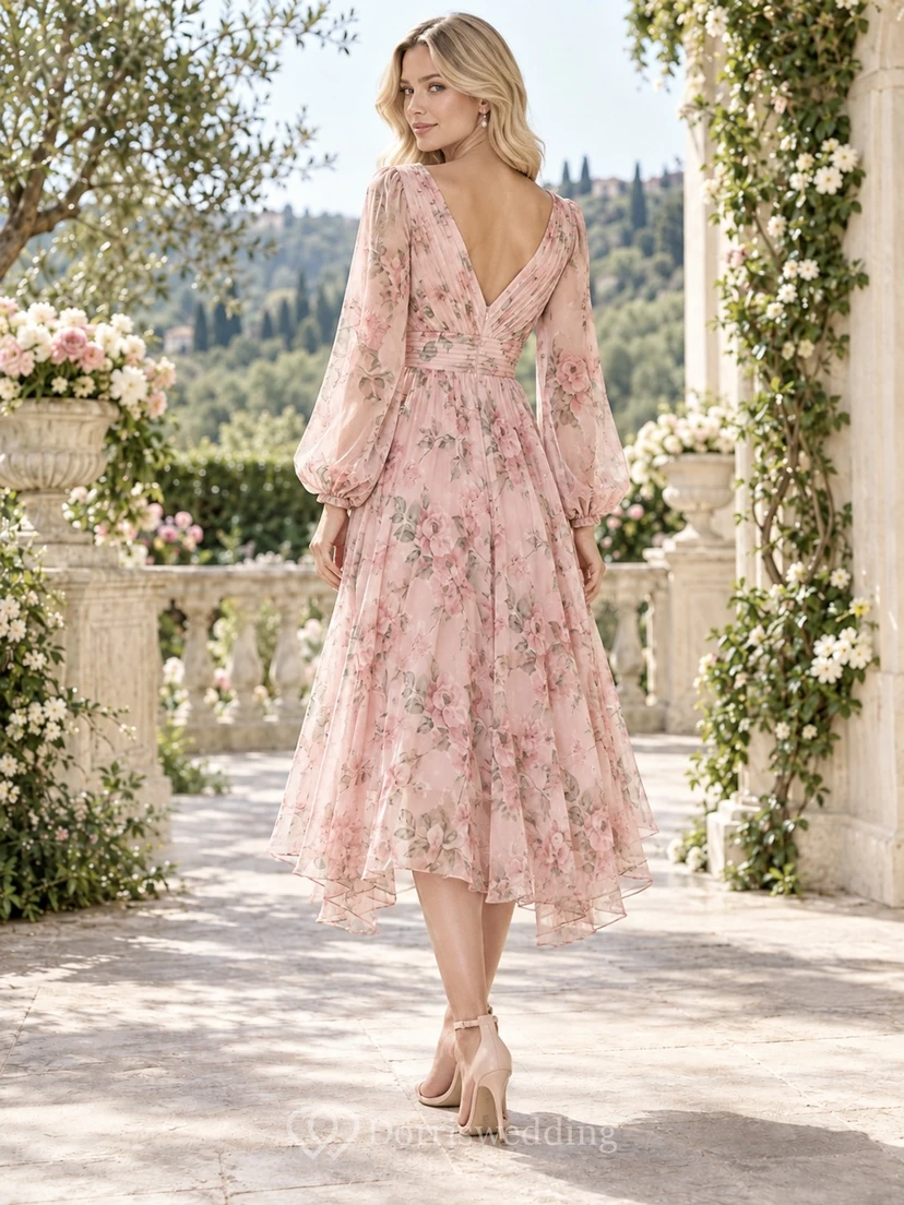 Vestido de fiesta de gasa color rosa empolvado con estampado floral en acuarela, escote en V y mangas abullonadas, largo hasta la rodilla, corte en A. view 2