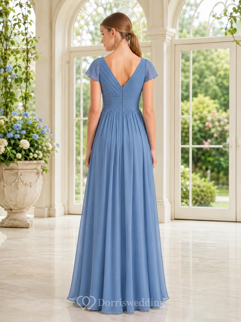 Vestido de dama de honor juvenil azul acero, corte en A, escote en V, manga corta, pétalos plisados, estilo romántico. view 2