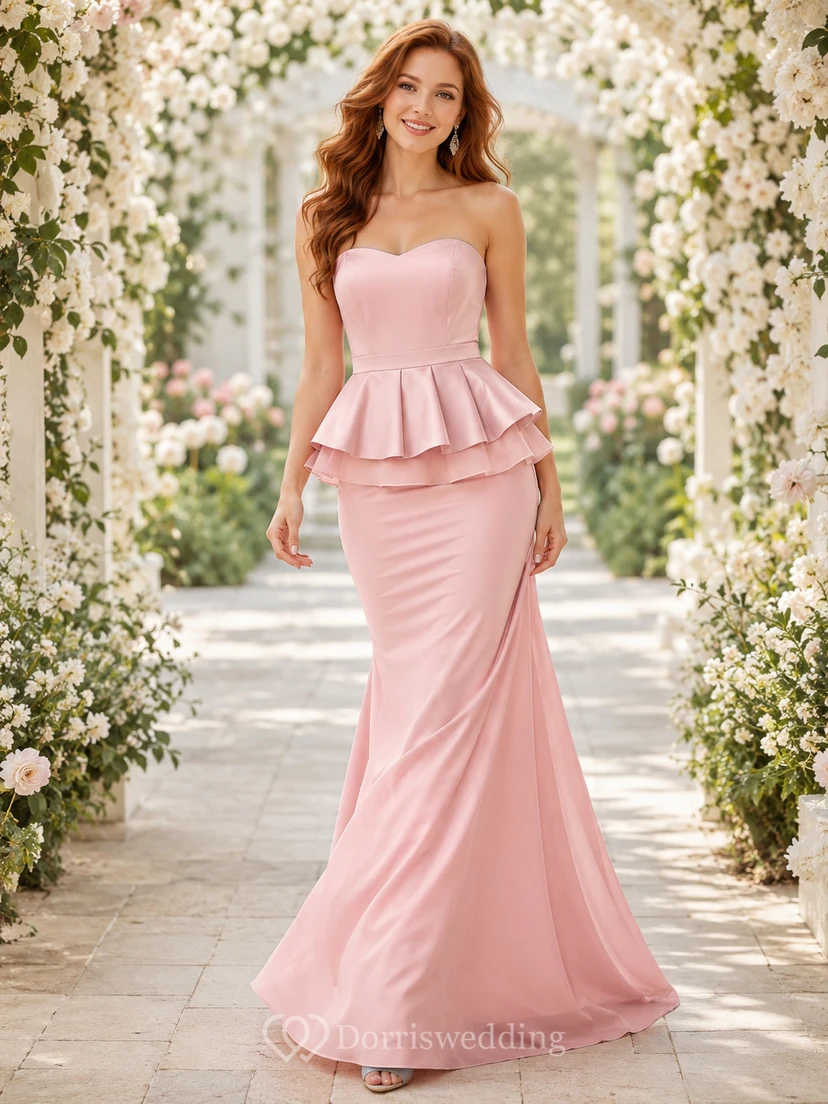 Romantisches, trägerloses, rosafarbenes Jersey-Kleid im Meerjungfrauenstil mit Herzausschnitt und Schößchen