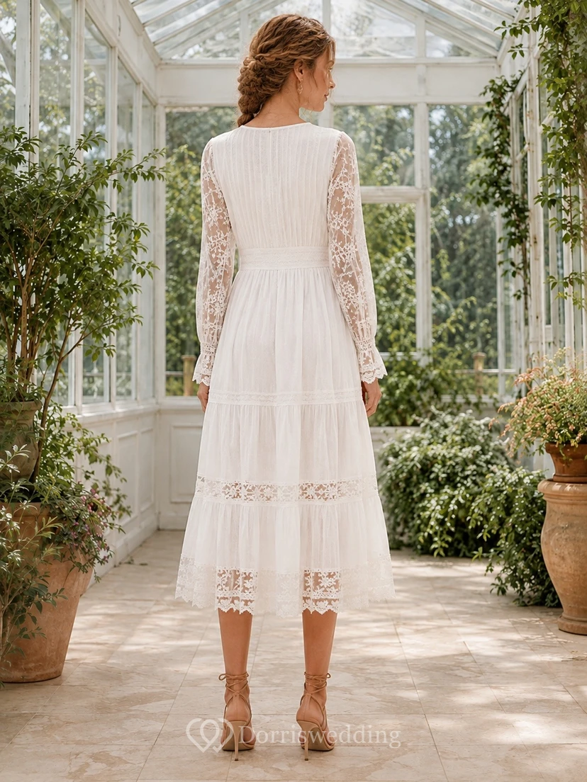 Weißes, böhmisches Cocktailkleid aus Spitze mit Rundhalsausschnitt, langen Ärmeln, A-Linien-Schnitt und Teelänge view 2