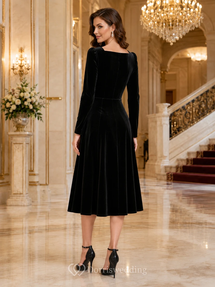 Robe midi de théâtre en velours noir à col carré et manches longues, coupe trapèze view 2